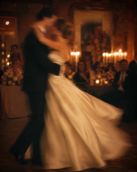 Blurred Motion First Dance Inspo
